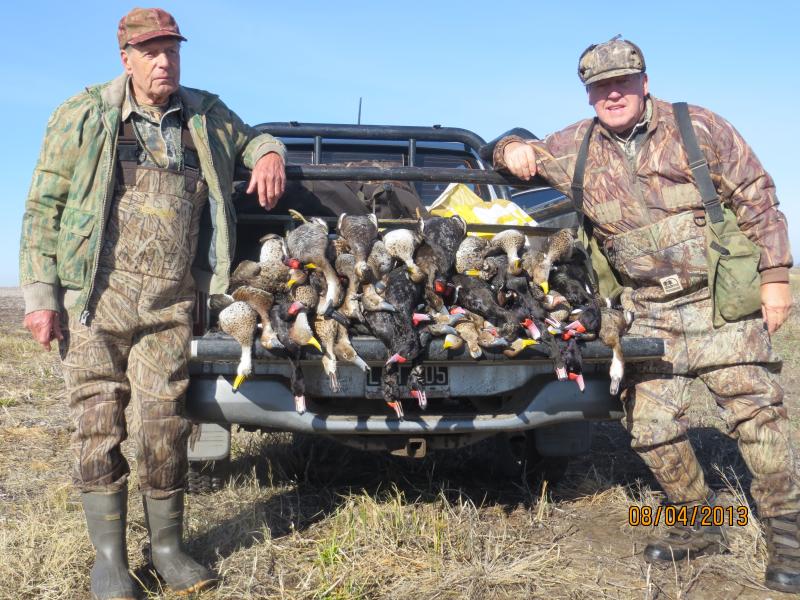 wings argentina hunters with duck trophies