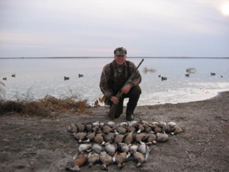 wings argentina hunter with duck trophies